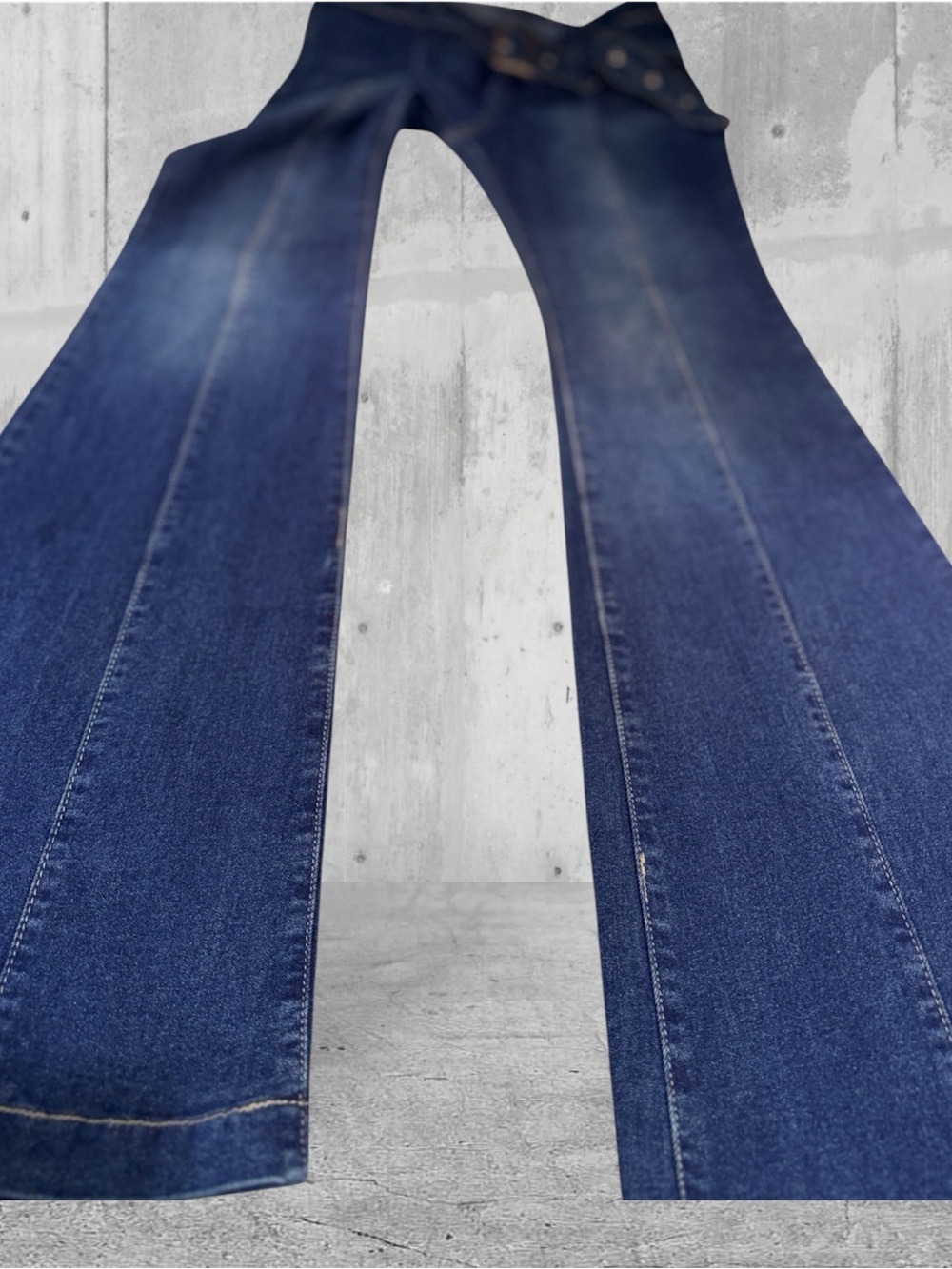 SHEIN Women's Flare Leg Belted Jean Impeccable Condition Size 32 - Picture 5 of 13